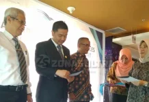 Apresiasi Pelanggan, Garuda Indonesia Serahkan Kartu Keanggotaan Platinum Garuda Miles Apresiasi Pelanggan, Garuda Indonesia Serahkan Kartu Keanggotaan Platinum Garuda Miles