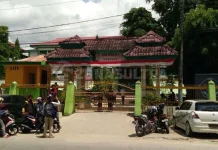 Tak Terima Anaknya Ditampar, Orang Tua Siswa Ini Hajar Guru Sekolah Tak Terima Anaknya Ditampar, Orang Tua Siswa Ini Hajar Guru Sekolah