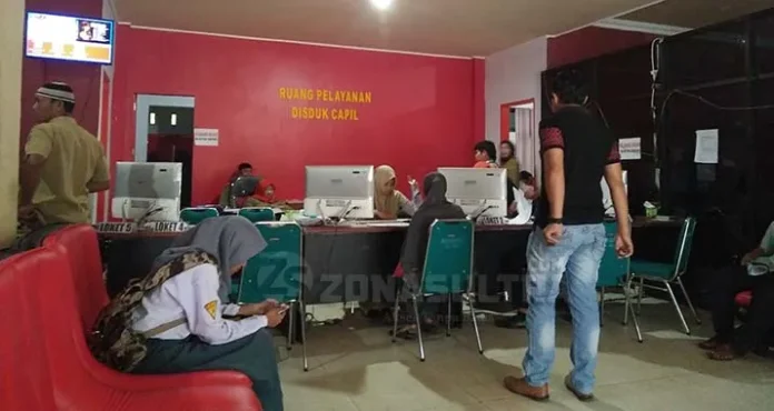 Warga Keluhkan Lambatnya Pembuatan KTP Elektronik di Kolut
