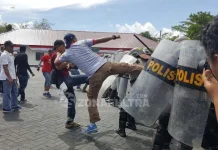 HUT Brimob Dimeriahkan Atraksi Pengamanan Pilkada HUT Brimob Dimeriahkan Atraksi Pengamanan Pilkada