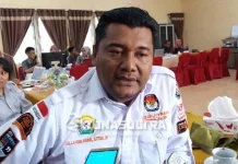 Hari Terakhir Gugatan, KPU Tetap Menunggu Hingga 23.00 Wita Komisioner KPU Sultra La Ode Abdul Natsir Muthalib