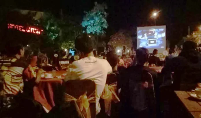 Nobar_Moto_GP_di_Sutan_Raja_Kolaka Ratusan Orang Meriahkan Nobar Moto GP di Sutan Raja Kolaka