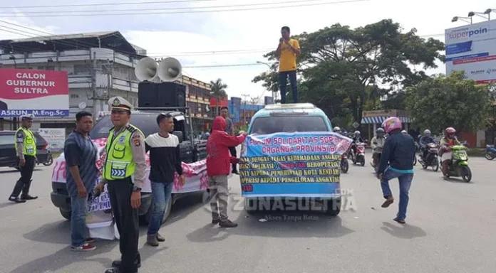 Supir Angkot dan Taksi di Kendari Kembali Demo Tolak Grab