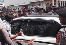 Driver Grab di Kendari Nyaris Jadi Bulan Bulanan Sopir Taxi dan Angkot Driver Grab di Kendari Nyaris Jadi Bulan Bulanan Sopir Taxi dan Angkot