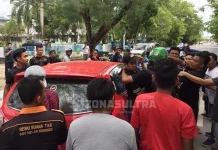 Lagi, Satu Sopir Grab di Kendari Jadi Amukan Sopir Taksi Lagi, Satu Sopir Grab di Kendari Jadi Amukan Sopir Taksi