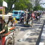 Peringati Hari Pahlawan, Karyawan Swissbel Kendari Keliling Kota Pakai Becak Peringati Hari Pahlawan, Karyawan Swissbel Kendari Keliling Kota Pakai Becak