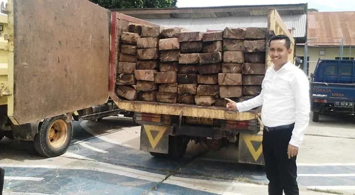 Polres Konawe Amankan Dua Truk Kayu Ilegal