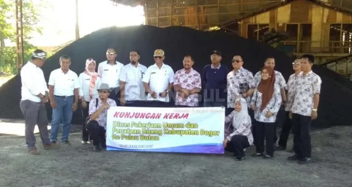 Tertarik Gunakan Aspal Lokal, Pemkab Bogor Studi Banding di Buton