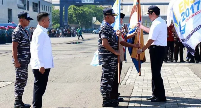 Menko Luhut Lepas KRI Dewaruci dan KRI Bima Suci Ikut Ekspedisi Sail Sabang 2017