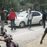 Aksi Mogok Tak Kompak, Sopir Angkot Ribut dengan Sopir Taksi Aksi Mogok Tak Kompak, Sopir Angkot Ribut dengan Sopir Taksi