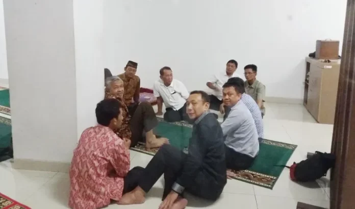 Usai Sidang, Nur Alam Santai di Mushola PN Jakpusam Santai di Mushola PN Jakpus