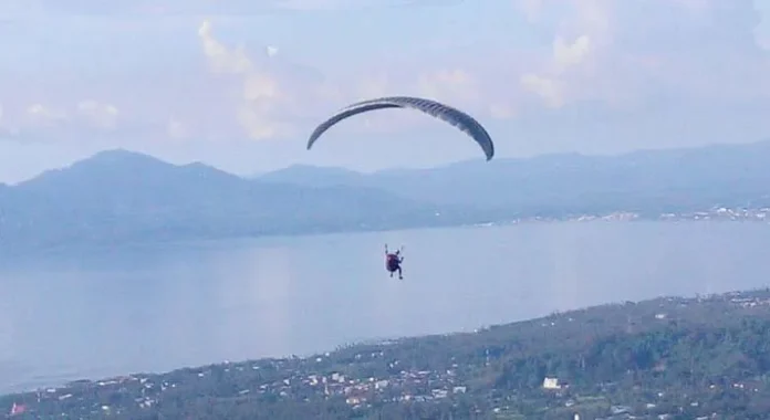 Ilustrasi paralayang