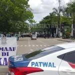 Aksi Tolak Grab, Arus Lalu Lintas di Jalan Abdullah Silondae Dialihkan Aksi Tolak Grab, Arus Lalu Lintas di Jalan Abdullah Silondae Dialihkan