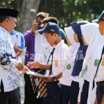 Peringati Hari Guru, Puluhan Siswa di Konawe Dapat Penghargaan dan Uang Pembinaan Peringati Hari Guru, Puluhan Siswa di Konawe Dapat Pengharagaan dan Uang Pembinaan
