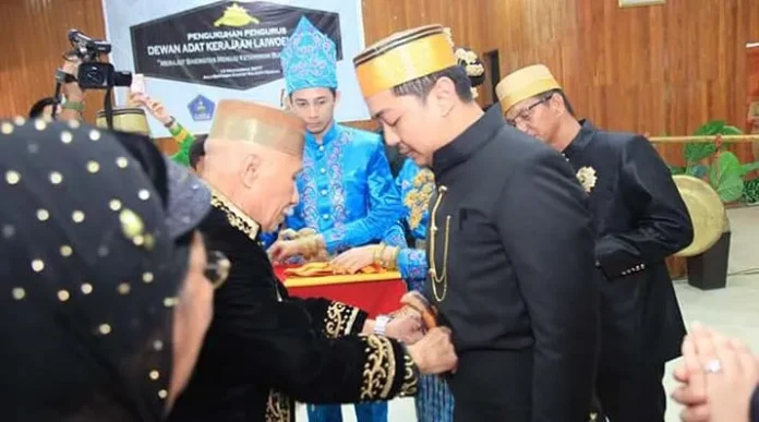 ADP Dikukuhkan Sebagai Anakia Pombodisino Lipu Wuta I Kandari