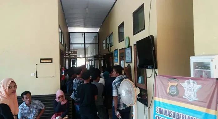 Polres Muna Mendadak Ramai Kunjungan Warga Yang Ingin Urus SIM