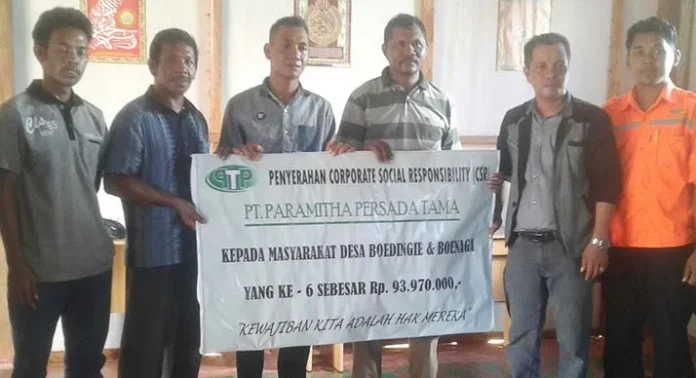 penyerahan_csr PT PPT Bagikan Bantun CSR Senilai Rp 93 Juta ke Warga Desa Boenaga dan Boedingi