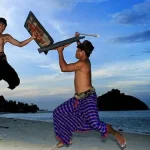 Mengenal Peresean, Duel Tradisional Lombok yang Jadi Atraksi Baru KEK Mandalika Mengenal Peresean, Duel Tradisional Lombok yang Jadi Atraksi Baru KEK Mandalika