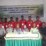 10 Petani Kelapa di Muna Difasilitasi Peremajaan Kelapa Seluas 300 Hektar 10 Petani Kelapa di Muna Difasilitasi Peremajaan Kelapa Seluas 300 Hektar