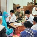 Usai Salat Jumat, Wanita Ini Ucapkan Kalimat Syahadat di Masjid Agung Usai Salat Jumat, Wanita Ini Ucapkan Kalimat Syahadat di Masjid Agung