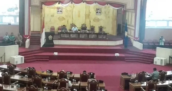 rapat_dprd_sultra DPRD Setuju Dua Raperda Usulan Pemprov Sultra Dibahas