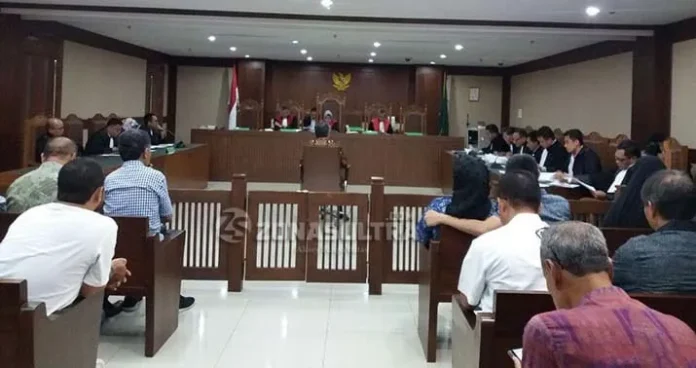 Jalani Sidang Lanjutan, Nur Alam Ajukan Eksepsi