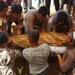 Permintaan Sahija Sebelum Meninggal, Ingin Mandikan Anak Bungsunya Permintaan Sahija Sebelum Meninggal, Ingin Mandikan Anak Bungsunya