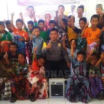 Cerita Brigadir Dekky Sunat Massal 50 Anak di Desa Binaannya Cerita Brigadir Dekky Sunat Massal 50 Anak di Desa Binaannya