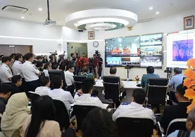 Menkomar Luhut Pantau Gunung Agung Bali via Video Conference
