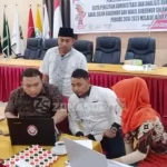 WON-Andre Tunda Penyerahan Syarat Dukungan di KPU WON-Andre Tunda Penyerahan Syarat Dukungan di KPU