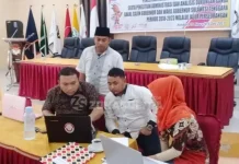 WON-Andre Tunda Penyerahan Syarat Dukungan di KPU WON-Andre Tunda Penyerahan Syarat Dukungan di KPU