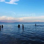 Keelokan Pantai Toronipa, Kesejukan di Laut Biru Pantai Toronipa Kendari, wisata sultra, wisata kendari