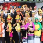 Pembukaan Wakatobi Wave 2017 Tampilkan Ribuan Penari Kolosal Pembukaan Wakatobi Wave 2017 Tampilkan Ribuan Penari Kolosal