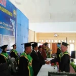 Hadiri Wisuda Akper Buton, La Bakry Imbau Kuasai Bahasa Asing Hadiri Wisuda Akper Buton, La Bakry Imbau Kuasai Bahasa Asing