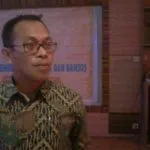 Alumni SMAN1 Kendari Beri Beasiswa Pendidikan Ketua Yayasan Smansa 95 Foundation Samsu Alam