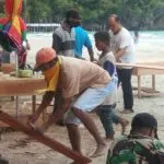 Jelang HUT Konut, 30 Prajurit TNI Turun Benahi Pantai Taipa