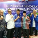 DPP Demokrat Berikan SK 3 Pasang Calon Kepala Daerah di Sultra DPP Demokrat Berikan SK 3 Pasang Calon Kepala Daerah di Sultra