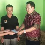 LP3TKI Sultra Beri Santunan Uang Duka Untuk Ahli Waris TKI Konawe LP3TKI Sultra Beri Santunan Uang Duka Untuk Ahli Waris TKI Konawe