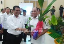 Mentan Serahkan 10 Traktor dan Bibit Pertanian ke Pemda Konut Mentan Serahkan 10 Traktor dan Bibit Pertanian ke Pemda Konut