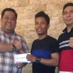 Naik Podium di Kejurnas Motoprix, IMI Sultra Serahkan Bonus ke Handy Tuahatu Naik Podium di Kejurnas Motoprix, IMI Sultra Serahkan Bonus ke Handy Tuahatu