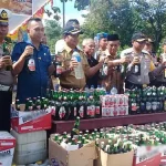 Polres Buton Musnakan 4 Ton Miras Hasil Cipkon 2017 Polres Buton Musnakan 4 Ton Miras Hasil Cipkon 2017