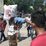 Massa Bela Palestina di Kendari Bakar Boneka Donal Trump Massa Bela Palestina di Kendari Bakar Boneka Donal Trump