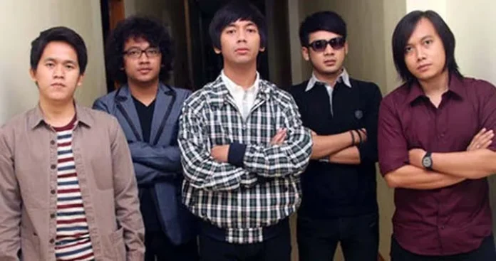 dmasiv D'Masiv Sukses Guncang Pembukaan Festival Cross Border Sanjingan Aruk 2017