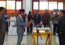 PAW Sukiman Tosugi Resmi Dilantik PAW Sukiman Tosugi Resmi Dilantik