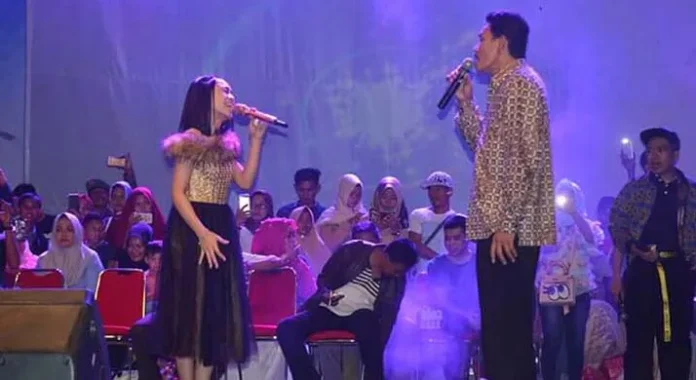 hut_bombana2 Sejam Bersama Lesti D'Academy, 20 ribu Warga Bombana Padati Panggung Gembira