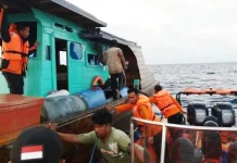 Kapal Muat Barang Bekas dari Kepri Ditemukan, 3 ABK Selamat Kapal Muat Barang Bekas dari Kepri Ditemukan, 3 ABK Selamat