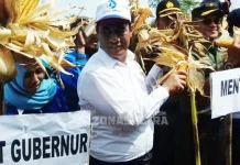 Kunjungi Koltim, Menteri Pertanian Panen Jagung dan Tanam Kakao Kunjungi Koltim, Menteri Pertanian Panen Jagung dan Tanam Kakao