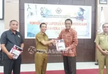 BPK Sultra Serahkan LHP Diknas Pemda Konsel, Ini Hasilnya BPK Sultra Serahkan LHP Diknas Pemda Konsel, Ini Hasilnya