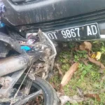 Ban Pecah, Mobil Pick Up Tabrak Motor di Muna. Penumpangnya Tewas Ban Pecah, Mobil Pick Up Tabrak Motor di Muna. Penumpangnya Tewas