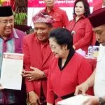 Asrun-Hugua Diminta Sinkronkan Visi Misi dengan Program Jokowi-JK Asrun-Hugua Diminta Sinkronkan Visi Misi dengan Program Jokowi-JK